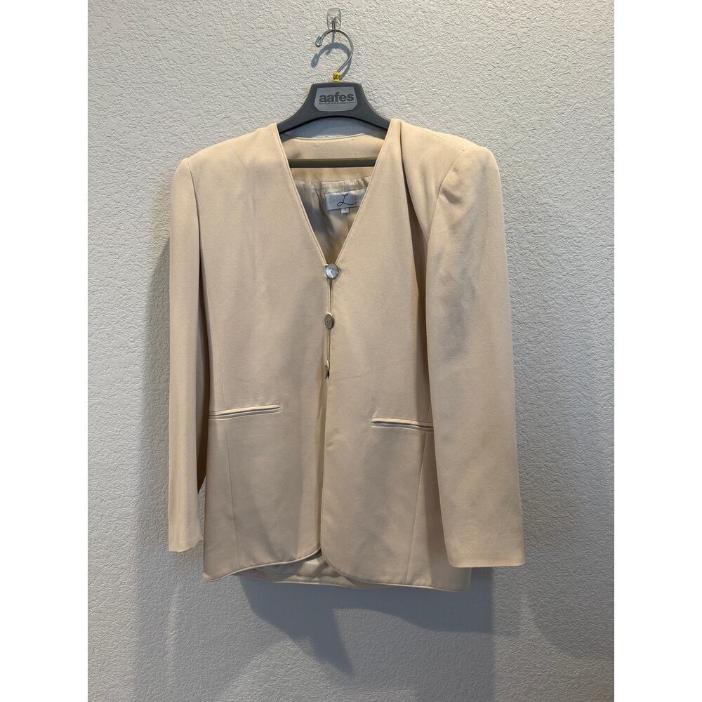 VTG Laura Leigh Ltd 100% Silk Suit‎ in Nude Size 6